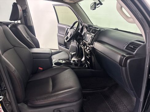 Used 2018 Toyota 4Runner TRD Off-Road Premium image 15