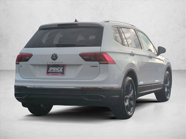 Used 2024 Volkswagen Tiguan SE w/ Panoramic Sunroof Package AWD/4WD image 5