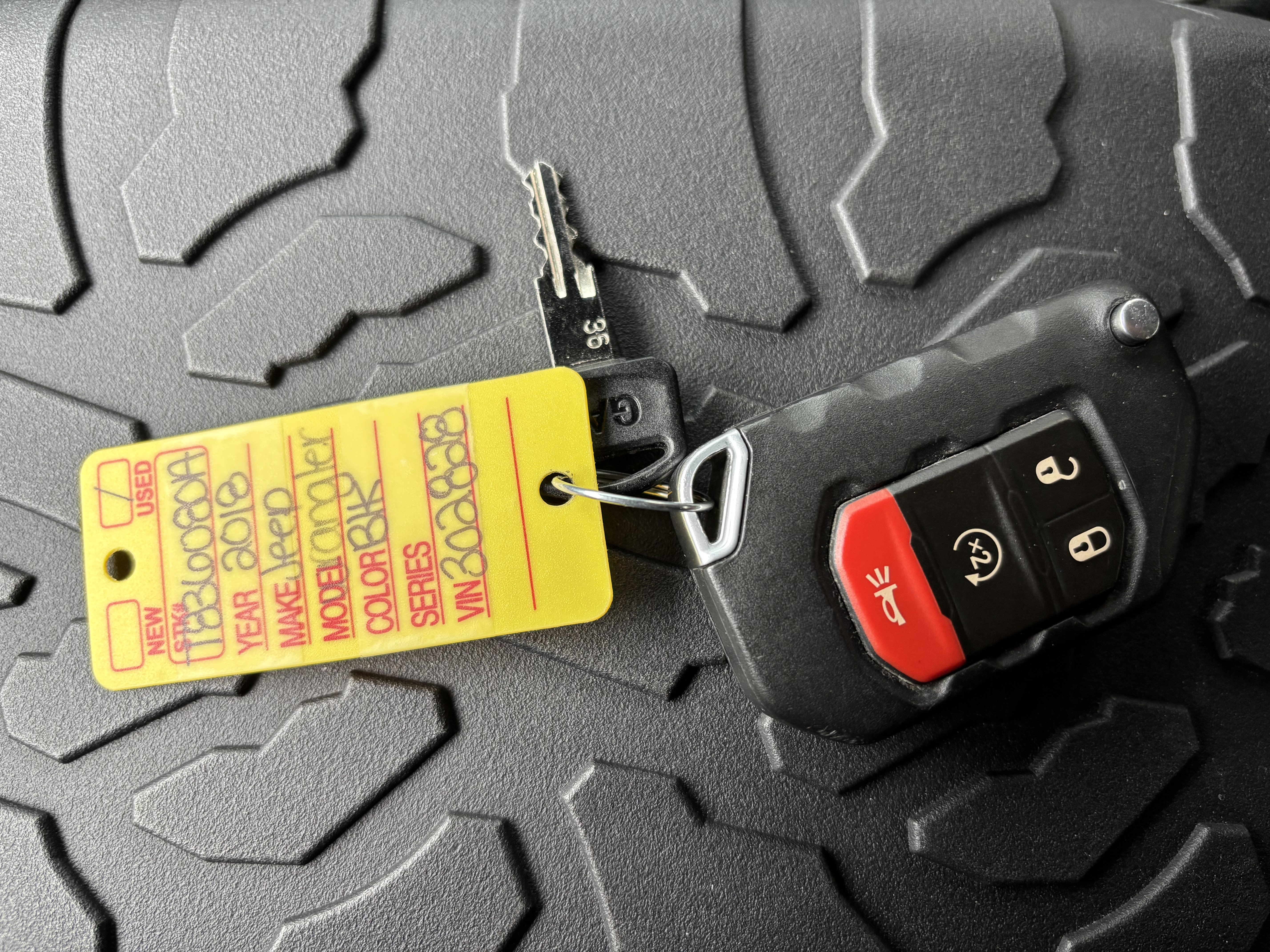 Used 2018 Jeep Wrangler Unlimited Sahara AWD/4WD image 29