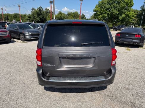 Used 2019 Dodge Grand Caravan SXT FWD image 6