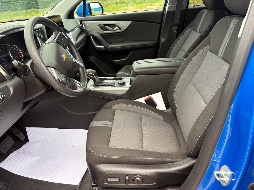 Used 2025 Chevrolet Blazer LT FWD image 15