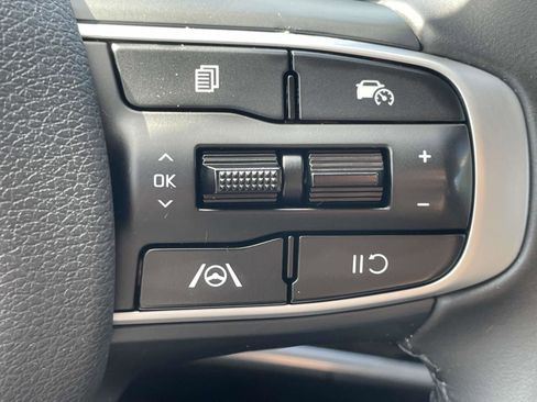 Used 2023 Kia Sportage EX image 9