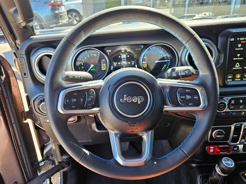 Used 2023 Jeep Wrangler Unlimited Rubicon 4xe w/ Cold Weather Group AWD/4WD image 14