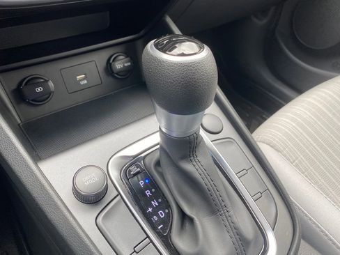 Used 2022 Hyundai Kona SEL FWD image 17