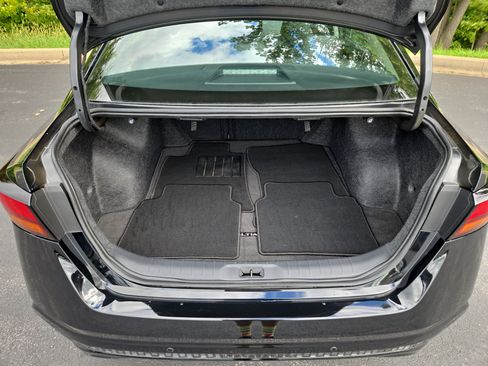 Used 2024 Nissan Altima 2.5 SV w/ SV Premium Package image 9