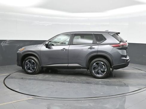 Used 2025 Nissan Rogue SV FWD image 9