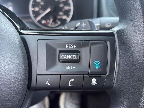 Used 2023 Nissan Rogue SV image 30