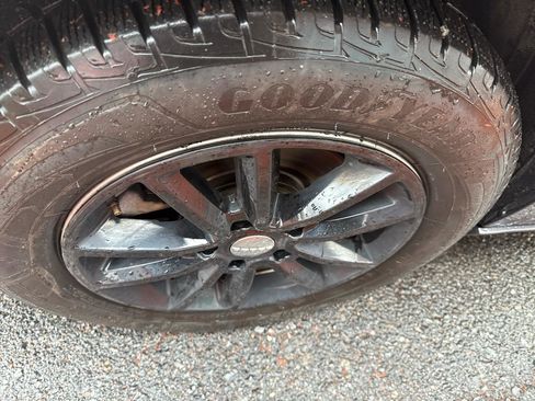 Used 2018 Dodge Grand Caravan SXT image 5