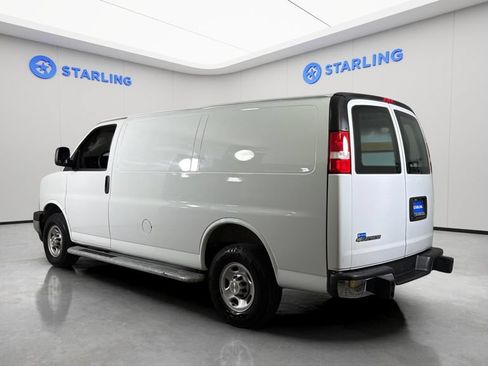 Used 2025 Chevrolet Express 2500 w/ Driver Convenience Package RWD image 6