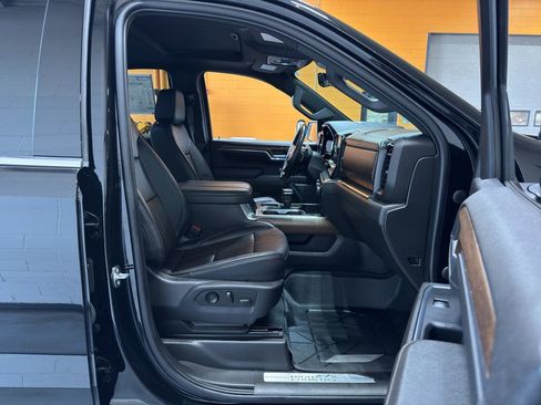Used 2023 Chevrolet Silverado 1500 High Country w/ High Country Premium Package image 20