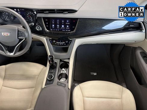 Used 2022 Cadillac XT6 Premium Luxury w/ Technology Package FWD image 32