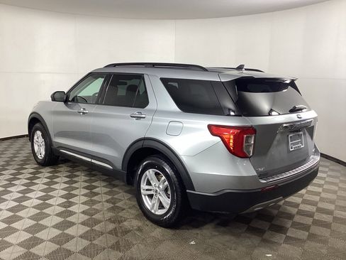Used 2023 Ford Explorer XLT w/ Equipment Group 202A image 4
