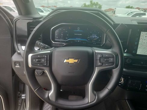 Used 2025 Chevrolet Silverado 2500 LTZ w/ LTZ Convenience Package AWD/4WD image 19
