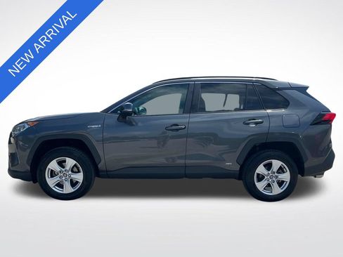 Used 2020 Toyota RAV4 XLE AWD/4WD image 6