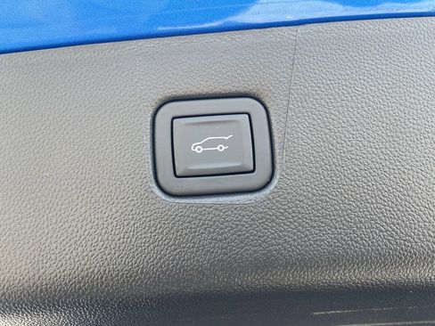 Used 2025 Chevrolet Blazer LT w/ Convenience Package FWD image 12