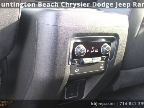 Used 2024 Chevrolet Suburban RST w/ Luxury Package image 38