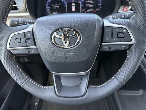 New 2026 Toyota Sienna Limited FWD image 23