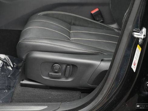 Used 2021 Land Rover Range Rover Velar R-Dynamic S image 24