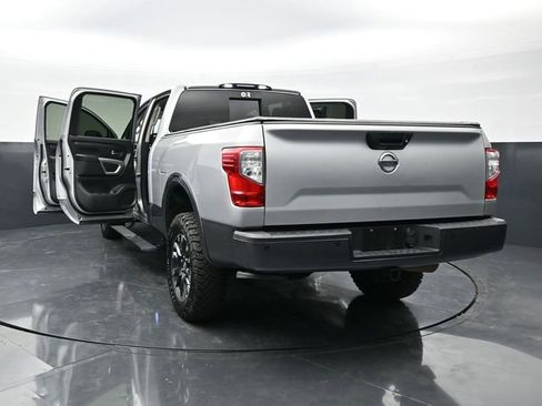 Used 2018 Nissan Titan PRO-4X w/ Pro-4x Convenience Package AWD/4WD image 46