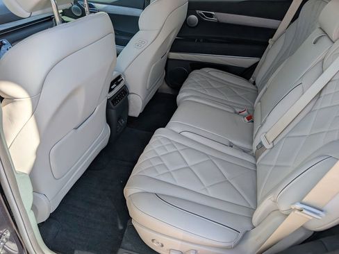 Used 2025 Genesis GV80 3.5T Prestige image 21