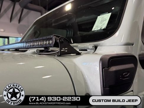 Used 2024 Jeep Wrangler Unlimited AWD/4WD image 26