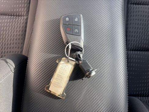 Used 2025 Chevrolet Equinox LT image 22