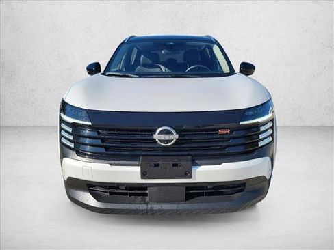 Used 2025 Nissan Kicks SR image 2