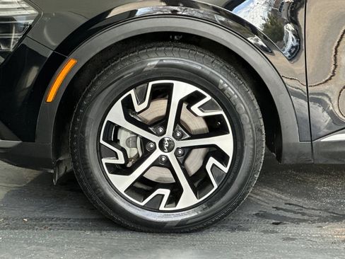 Used 2024 Kia Sportage EX image 25