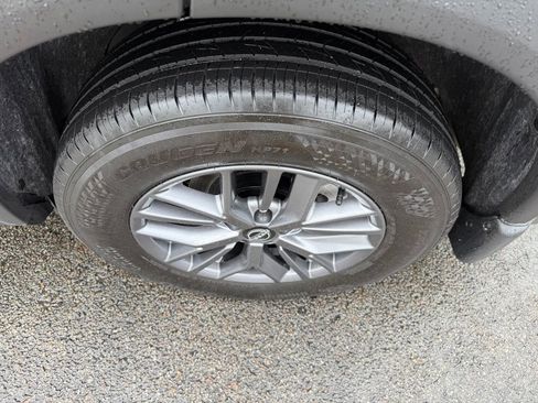 Used 2025 Nissan Rogue S AWD/4WD image 13