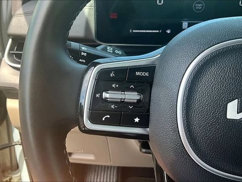 Used 2026 Kia Carnival EX FWD image 11