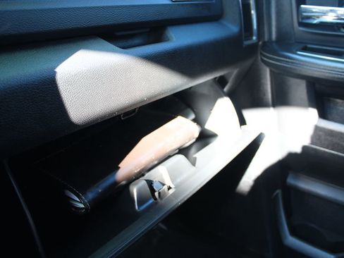 Used 2014 RAM 1500 Laramie w/ Convenience Group image 31