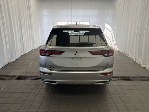 Used 2024 Mitsubishi Outlander FWD image 8