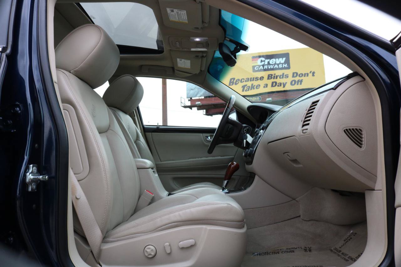 Used 2009 Cadillac DTS w/ Sun And Sound Package FWD image 38