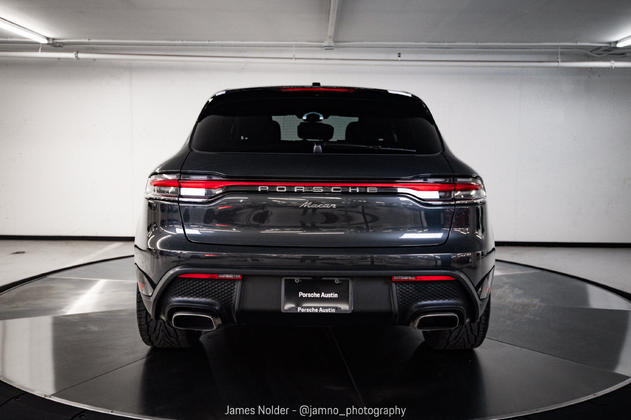 Certified 2023 Porsche Macan AWD/4WD image 6