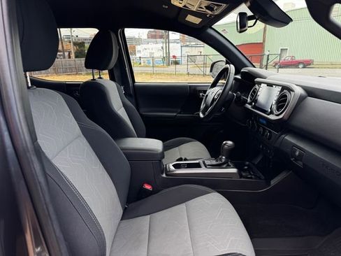 Used 2022 Toyota Tacoma 4x4 Double Cab image 40