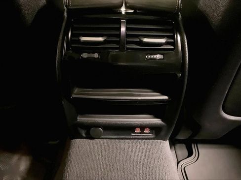 Used 2023 BMW M550i xDrive w/ Dynamic Handling Package image 33