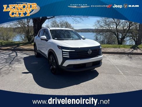 Used 2025 Nissan Kicks SR image 1