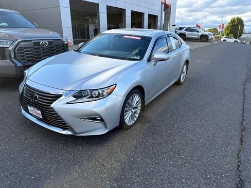 Used 2016 Lexus ES 350 w/ Luxury Package w/Wood Trim FWD image 5