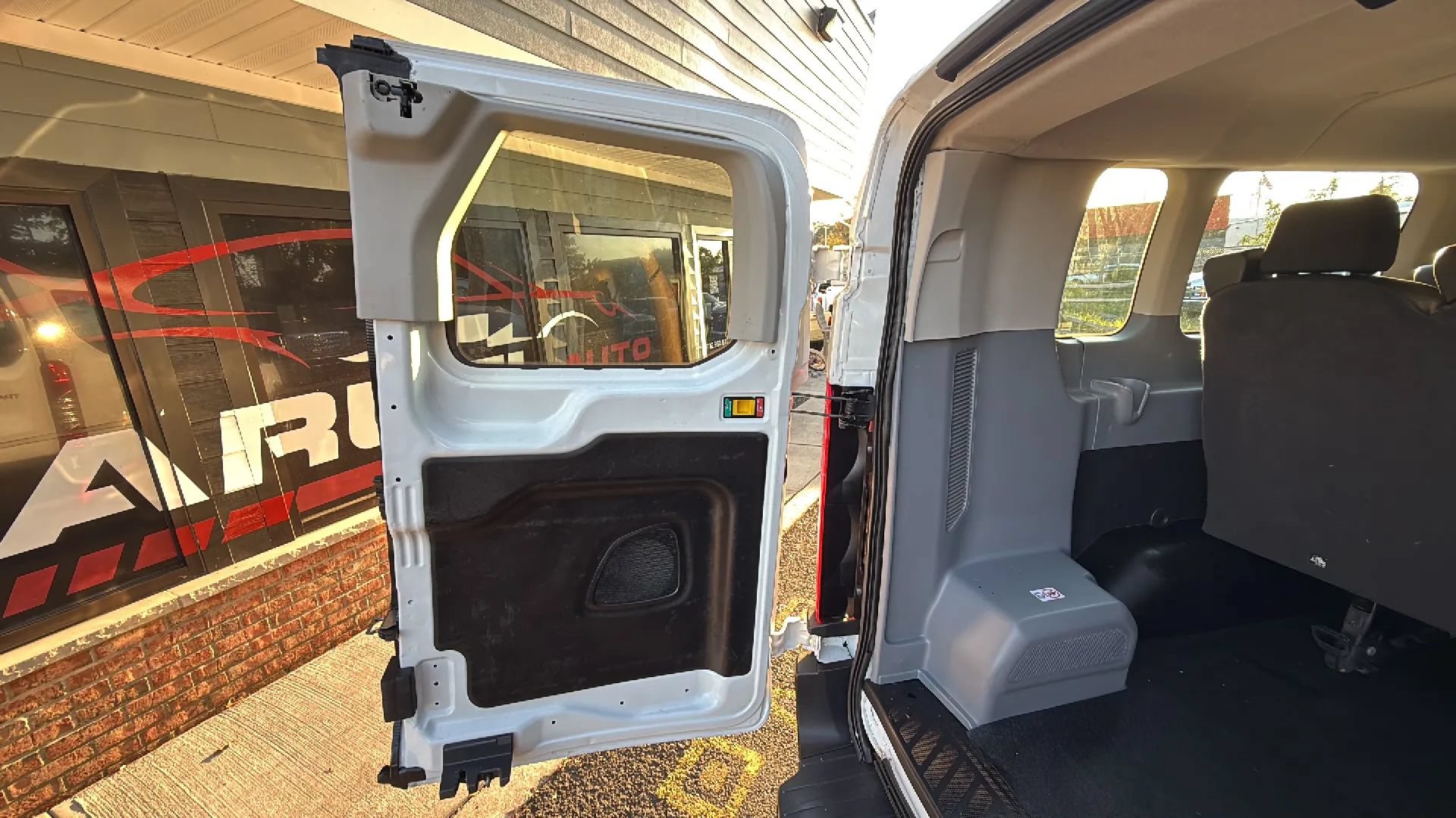 Used 2018 Ford Transit 350 XL RWD image 42