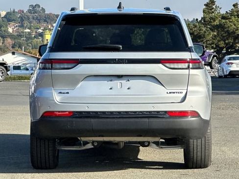 New 2025 Jeep Grand Cherokee Limited w/ Black Appearance Package image 5