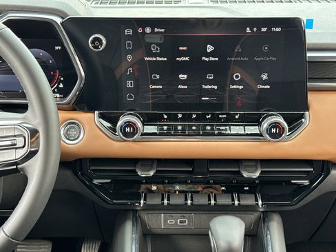 Used 2025 GMC Canyon AT4 w/ Nightfall Edition image 17