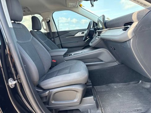 Used 2026 Ford Explorer Active RWD image 10