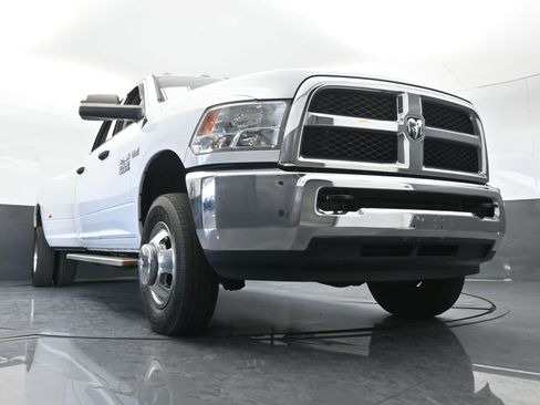 Used 2018 RAM 3500 Tradesman w/ Chrome Appearance Group image 57