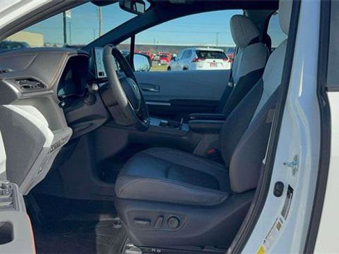 Certified 2022 Toyota Sienna XSE image 14