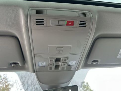 Certified 2023 Volkswagen Taos SEL image 34