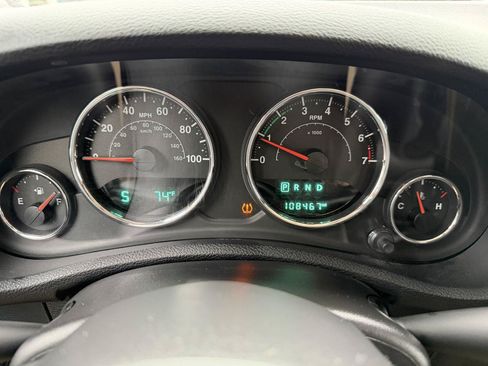Used 2017 Jeep Wrangler Unlimited Sport AWD/4WD image 28