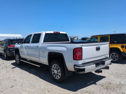 Used 2015 GMC Sierra 2500 Denali w/ Duramax Plus Package AWD/4WD image 7