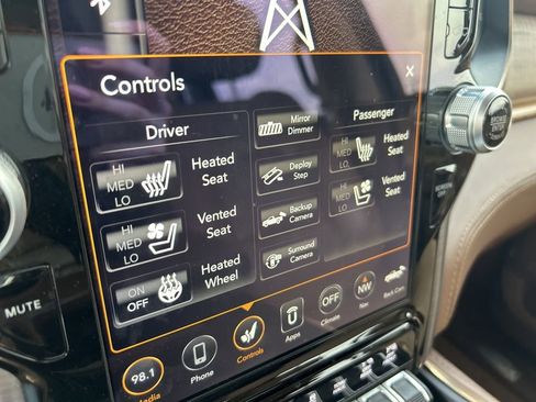 Used 2019 RAM 1500 Limited AWD/4WD image 17