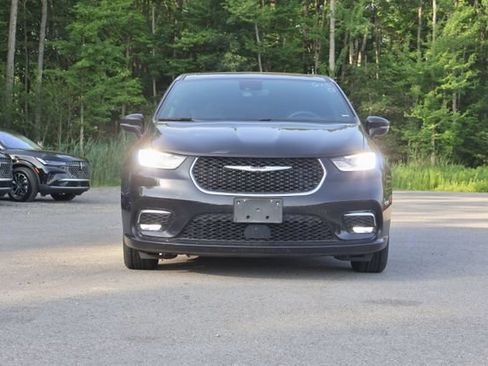Used 2025 Chrysler Pacifica Select FWD image 7