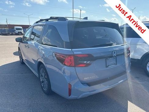 Used 2025 Honda Odyssey Touring image 9